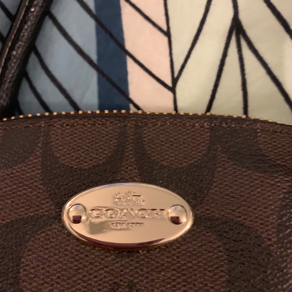 Coach Crossbody Bag With Signature Pattern Nwot - image 2